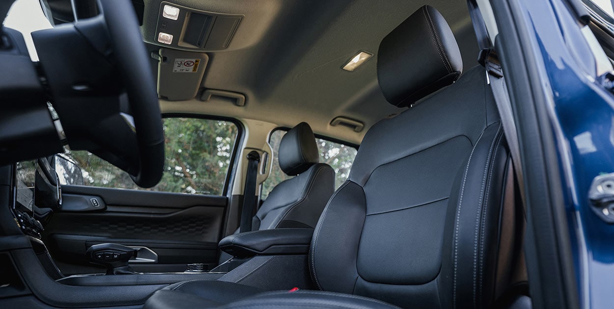 Interior asientos cuero Ford Ranger