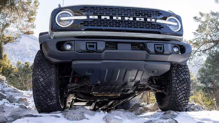 SUV Bronco con suspensión HOSS 3.0