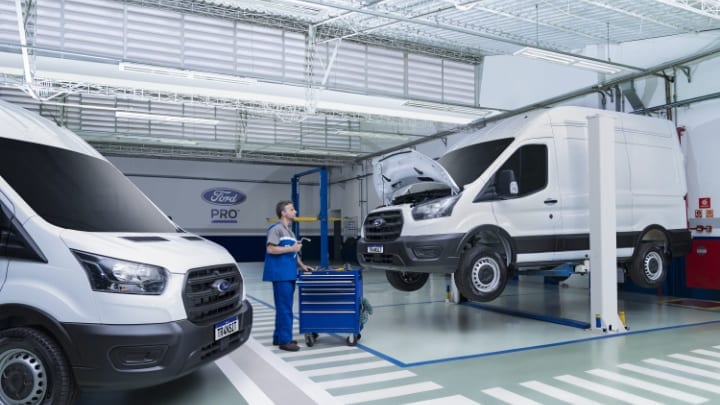 Camioneta Transit en servicio Ford Pro