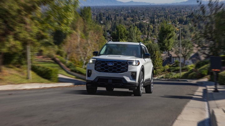 Ford Explorer con motor Ecoboost 2.3L en la ruta