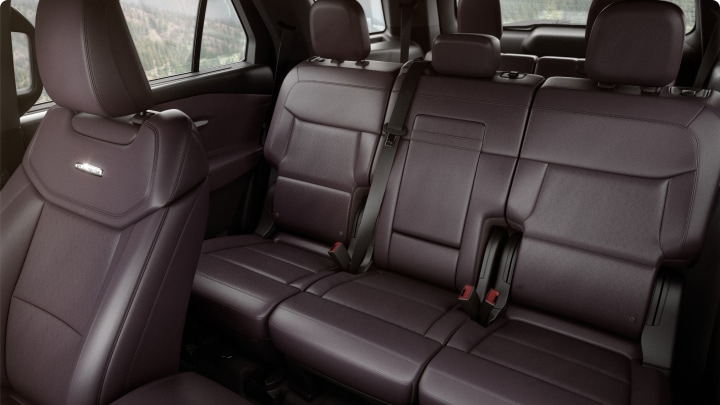 Asientos tapizados en cuero con detalles Miko de la Ford Explorer