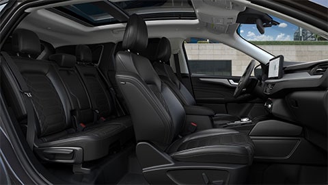 Interior con asientos de cuero y pantalla táctil de la Nueva Ford Escape