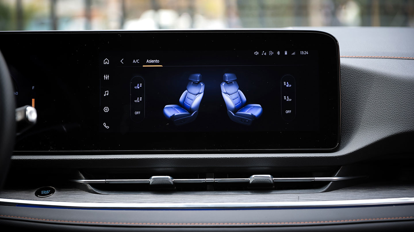 Asientos delanteros climatizados (Titanium)