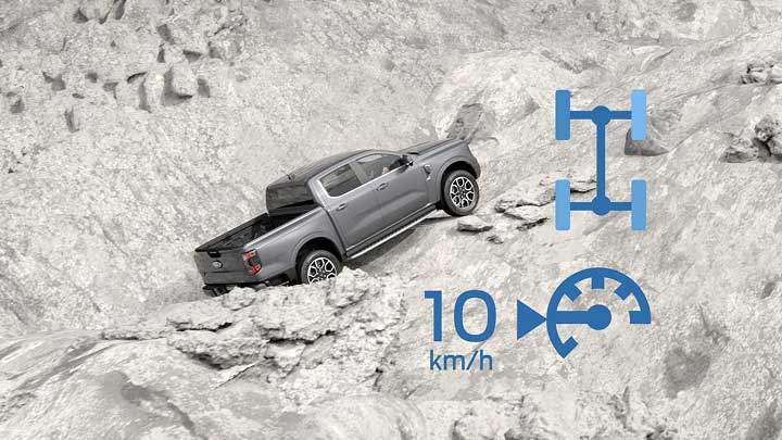 Pick up Ford subiendo una pendiente